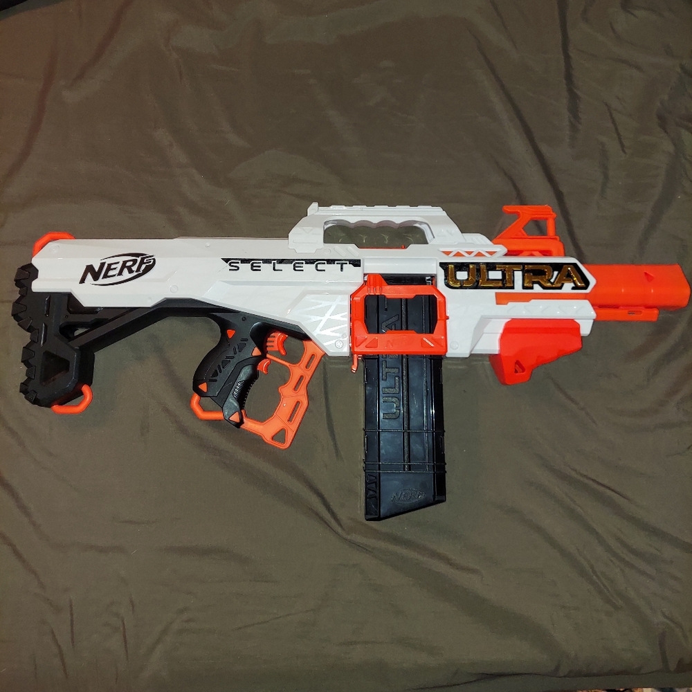 NERF ULTRA SELECT AUTOMATIC DART BLASTER WITH 2 CLIPS. NO DARTS